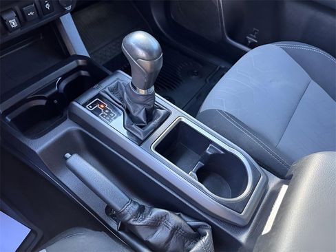 Used 2021 Toyota Tacoma TRD Off-Road image 30