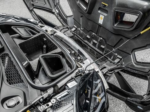 Used 2021 Lamborghini Huracan STO image 35