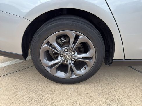 Used 2024 Honda Accord EX image 27