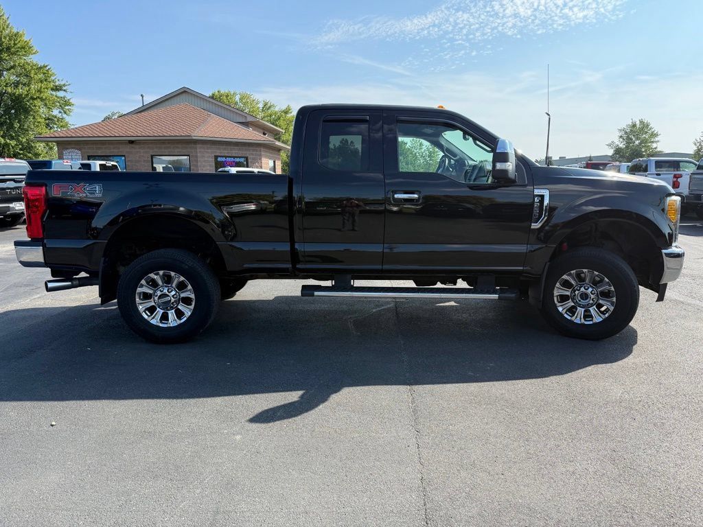 Used 2017 Ford F250 Lariat w/ Chrome Package AWD/4WD image 4