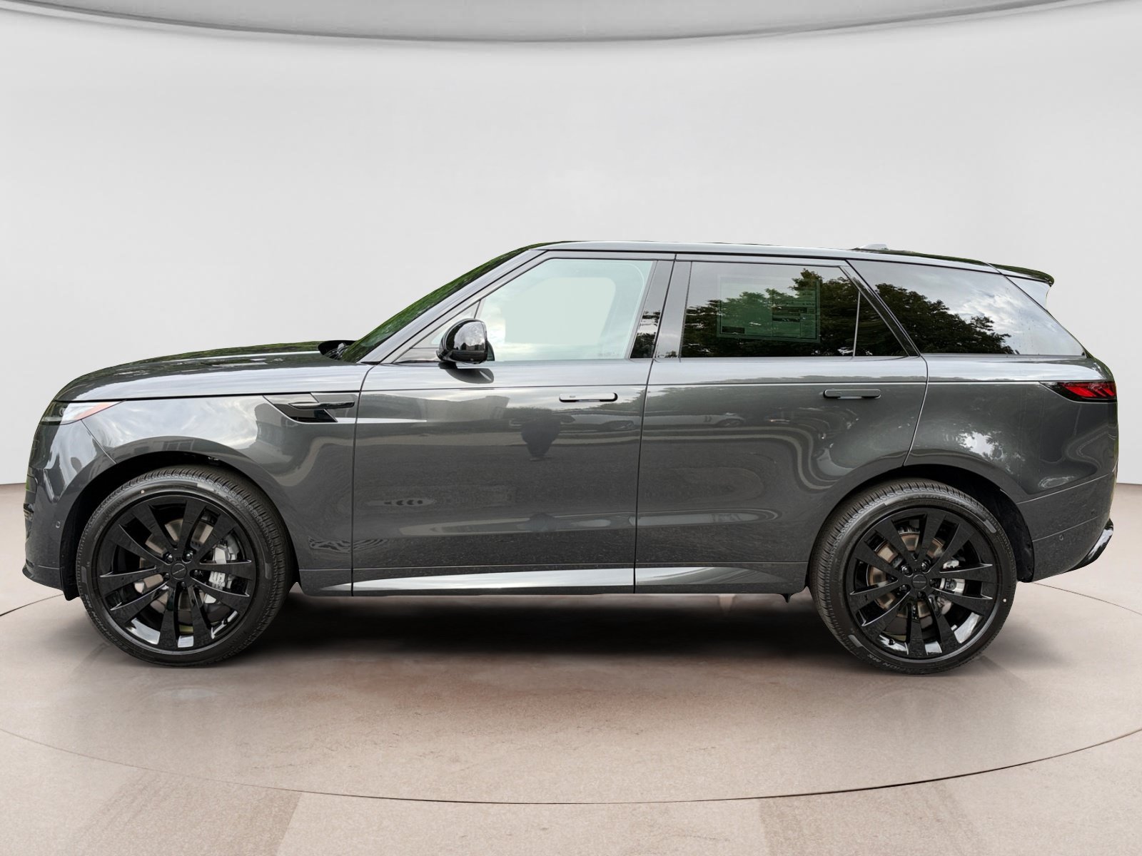 New 2027 Land Rover Range Rover Sport Dynamic SE AWD/4WD image 2