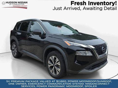 Used 2022 Nissan Rogue SV w/ SV Premium Package FWD image 1