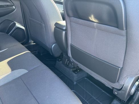 Certified 2025 Chevrolet TrailBlazer LT w/ Convenience Package image 21