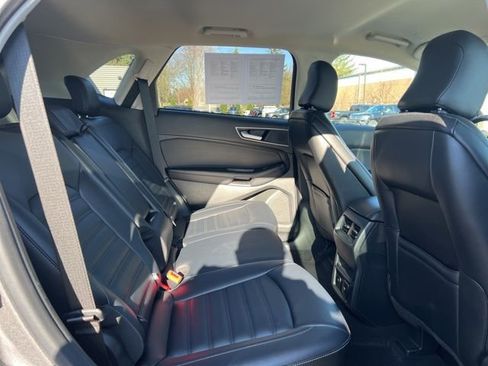 Used 2023 Ford Edge SEL w/ Convenience Package image 14