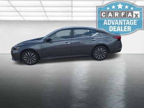 Used 2025 Nissan Altima 2.5 SV FWD image 4