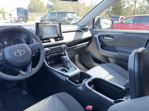 Used 2022 Toyota RAV4 XLE image 19