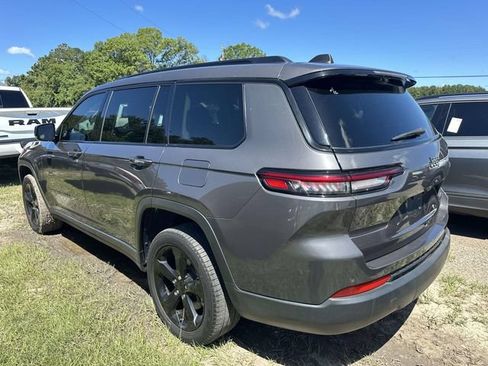 Used 2023 Jeep Grand Cherokee L Limited w/ Black Appearance Package RWD image 19