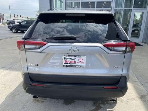 Used 2024 Toyota RAV4 XLE FWD image 32