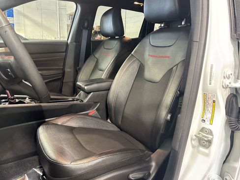 Used 2025 Jeep Compass Trailhawk w/ Trailer Tow Group image 6