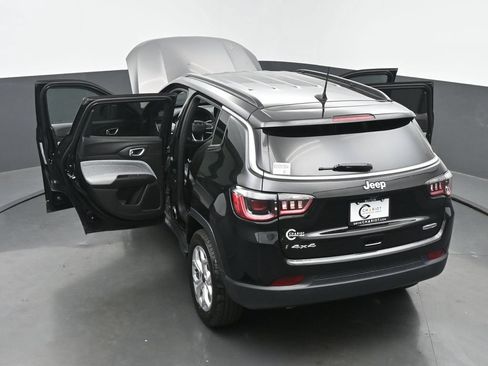 Used 2025 Jeep Compass Latitude AWD/4WD image 71