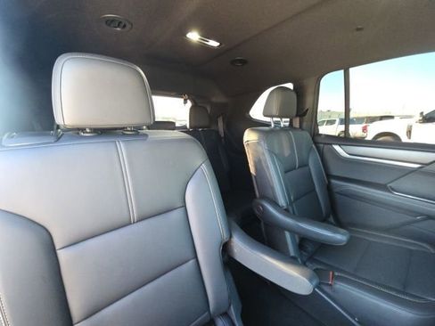 Used 2024 GMC Acadia Elevation image 15