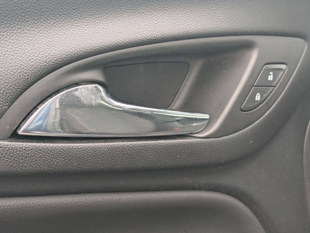 Used 2024 Chevrolet Equinox LT AWD/4WD image 14