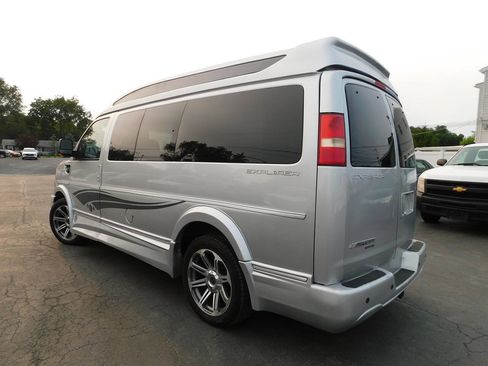 Used 2016 Chevrolet Express 2500 RWD image 6