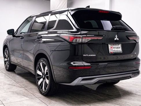 Used 2025 Mitsubishi Outlander SE AWD/4WD image 7