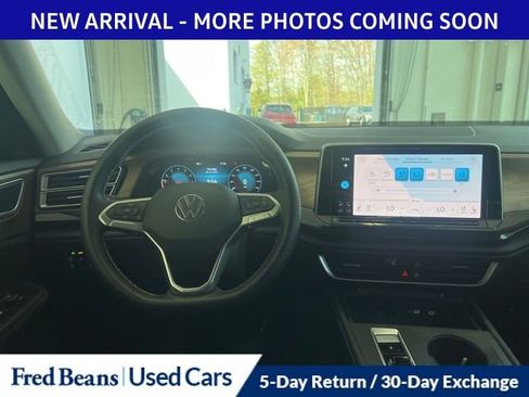 Used 2025 Volkswagen Atlas SE image 12