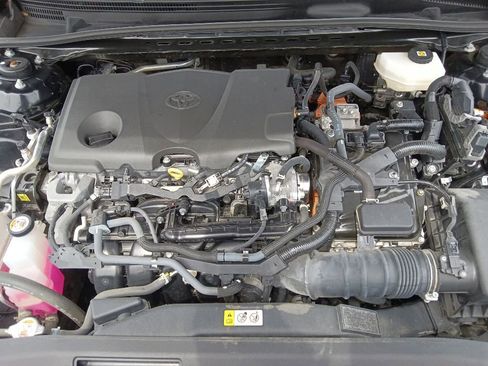 Used 2025 Toyota Camry LE FWD image 32