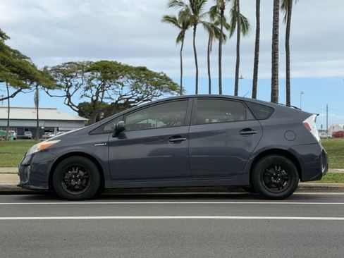 Used 2013 Toyota Prius One FWD image 2
