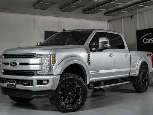 Used 2019 Ford F250 Lariat w/ Lariat Ultimate Package AWD/4WD image 5