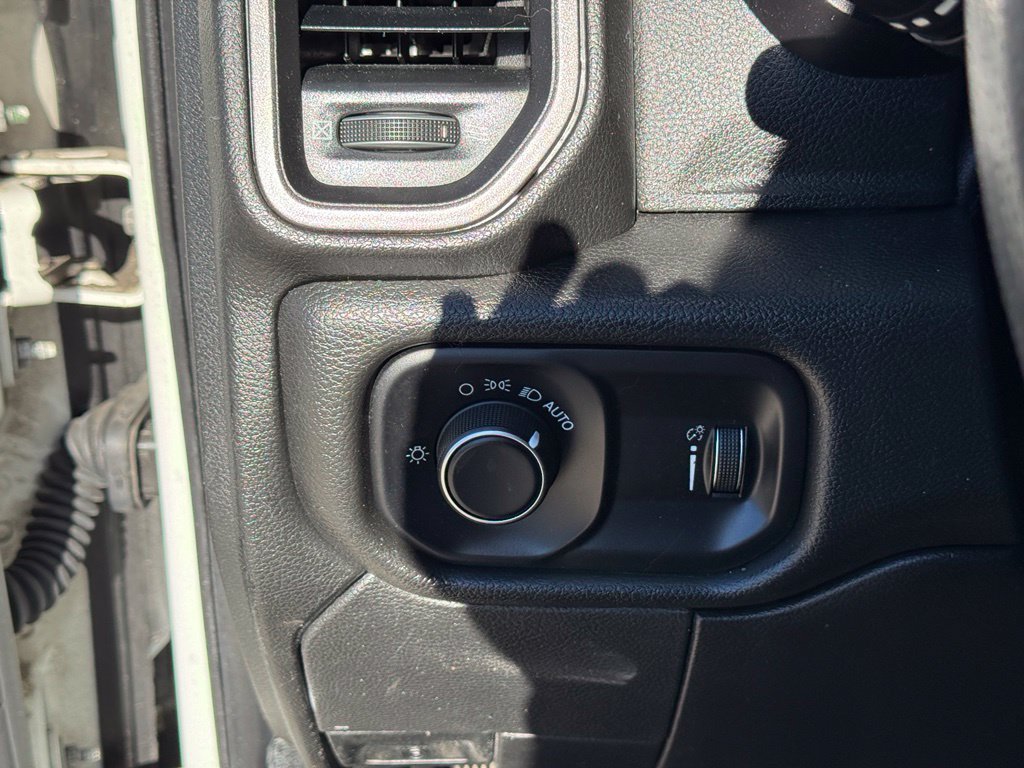 Used 2021 RAM 3500 Tradesman w/ Chrome Appearance Group AWD/4WD image 20