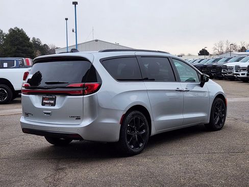 New 2026 Chrysler Pacifica Limited w/ S Appearance Package AWD/4WD image 3