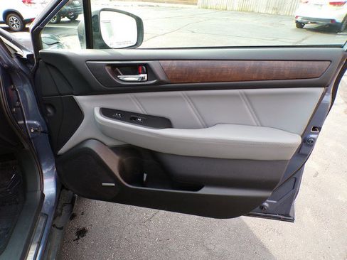 Used 2018 Subaru Outback 2.5i Limited AWD/4WD image 20