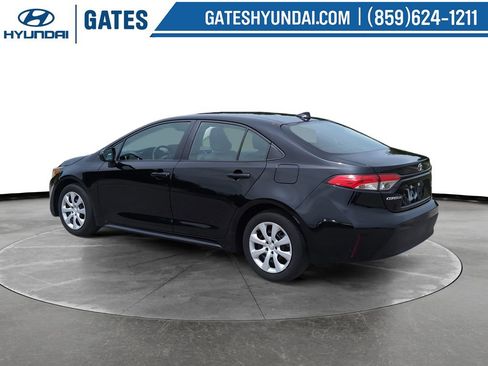 Used 2024 Toyota Corolla LE FWD image 5