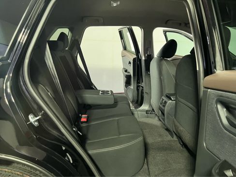 Used 2023 Nissan Rogue S AWD/4WD image 25