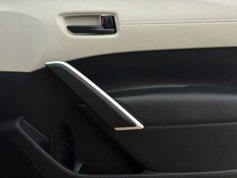 Certified 2025 Toyota Corolla Cross LE FWD image 17