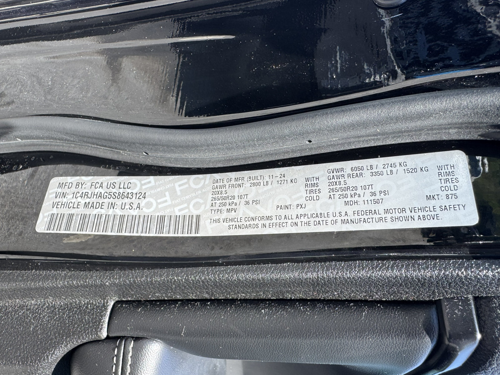 Certified 2025 Jeep Grand Cherokee Altitude AWD/4WD image 36