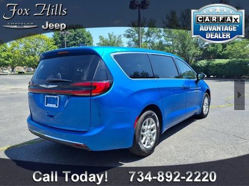Used 2026 Chrysler Pacifica Select FWD image 9