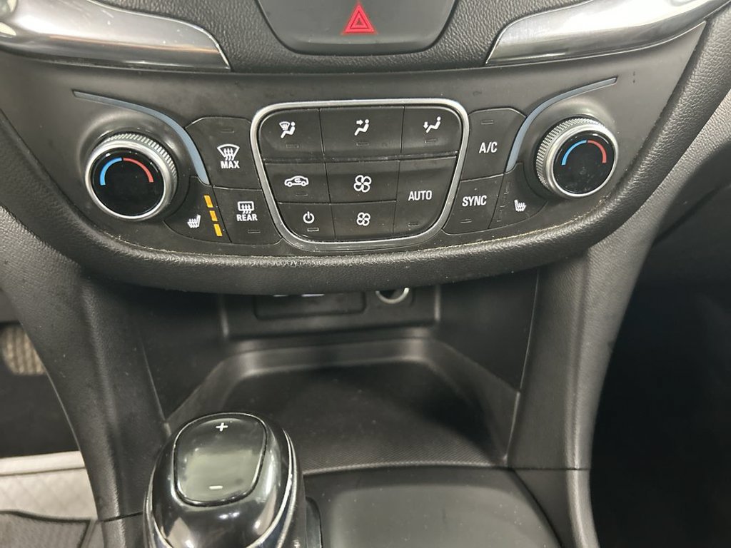 Used 2019 Chevrolet Equinox LT AWD/4WD image 16
