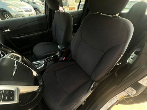 Used 2013 Chrysler 200 Touring image 10