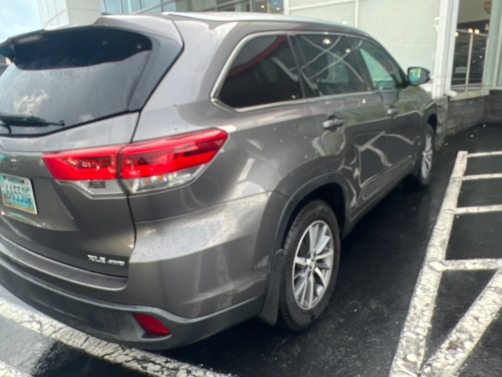 Certified 2018 Toyota Highlander XLE AWD/4WD image 16