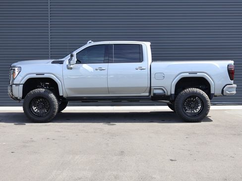 Used 2024 GMC Sierra 3500 Denali Ultimate image 8