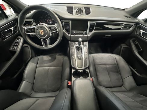 Used 2017 Porsche Macan image 20
