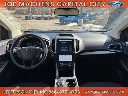 Certified 2022 Ford Edge SE w/ Black Appearance Package image 12