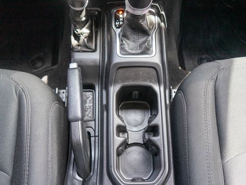 Used 2021 Jeep Wrangler Sport AWD/4WD image 25
