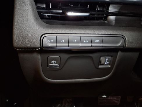 Certified 2022 Cadillac Escalade Premium Luxury image 14