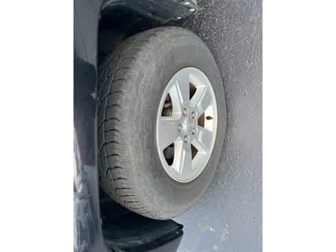 Used 2012 Jeep Liberty Sport AWD/4WD image 38