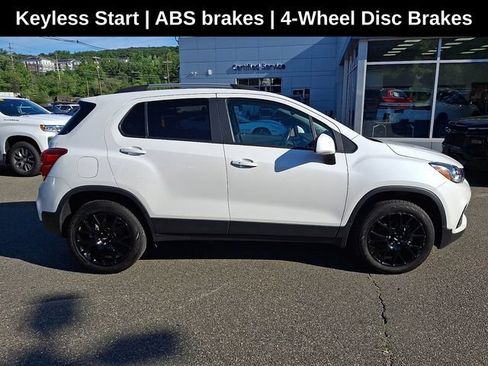 Used 2022 Chevrolet Trax LT w/ Driver Confidence Package AWD/4WD image 11