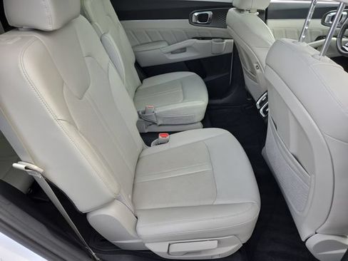 Used 2023 Kia Sorento SX FWD image 17