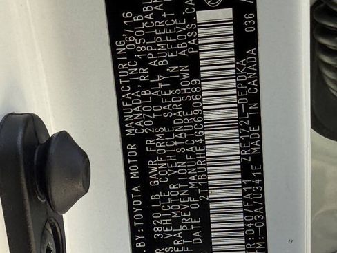 Used 2016 Toyota Corolla L FWD image 8
