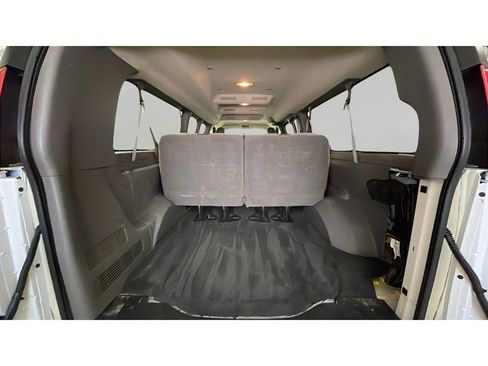 Used 2018 Chevrolet Express 3500 LT w/ LT Preferred Equipment Group RWD image 13