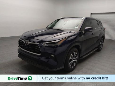 Used 2022 Toyota Highlander XLE image 1