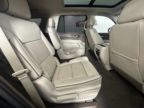 Used 2021 GMC Yukon Denali w/ Denali Premium Package image 20