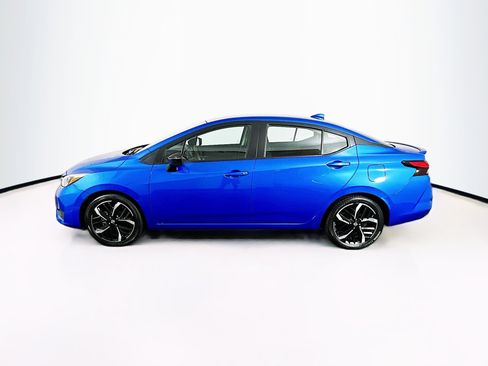 Used 2024 Nissan Versa SR image 4