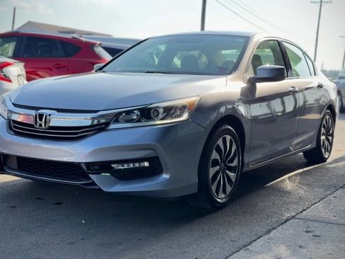 Used 2017 Honda Accord Hybrid Sedan image 5