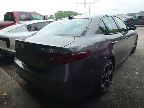 Used 2023 Alfa Romeo Giulia Veloce AWD/4WD image 6