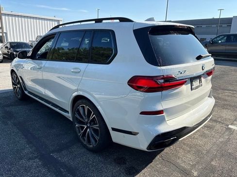 Used 2021 BMW X7 xDrive40i w/ M Sport Package AWD/4WD image 3