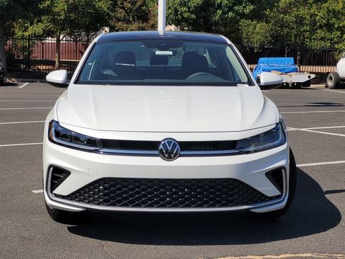 New 2026 Volkswagen Jetta SE FWD image 2